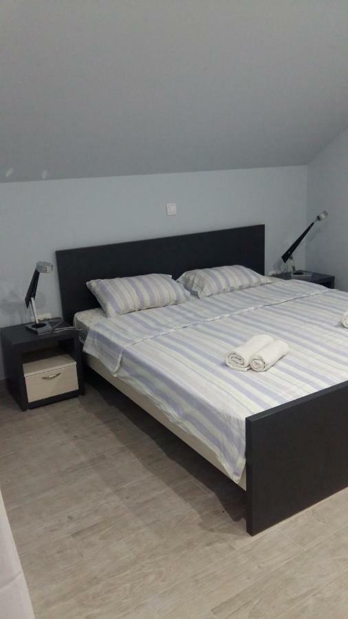 Apartments Sovran Vila Marija Prcanj Exterior photo