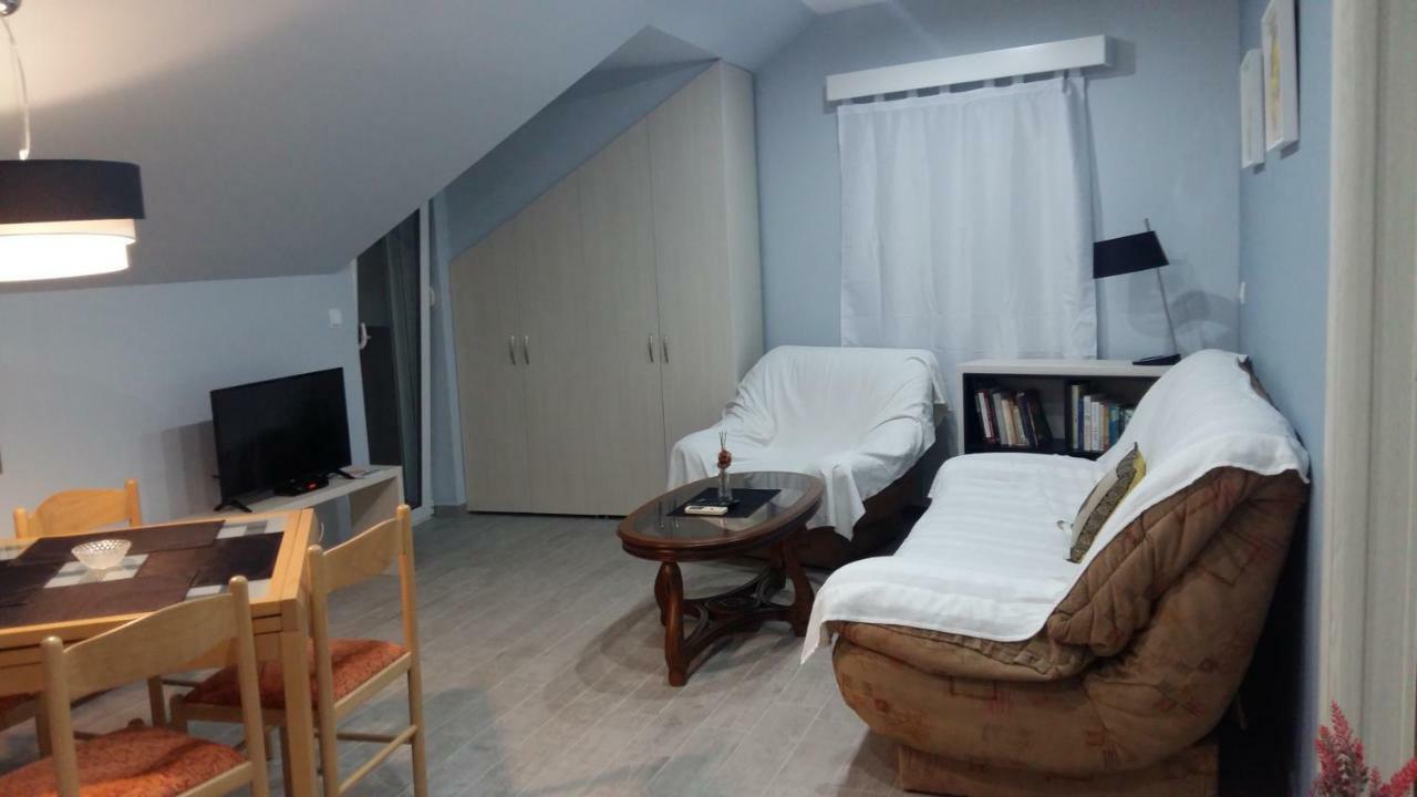 Apartments Sovran Vila Marija Prcanj Exterior photo