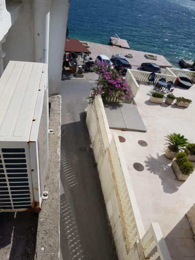 Apartments Sovran Vila Marija Prcanj Exterior photo